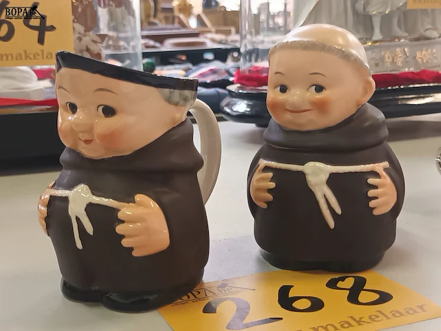Lot 268 - melkkan en suikerpotje goebel - afbeelding 2 van  5