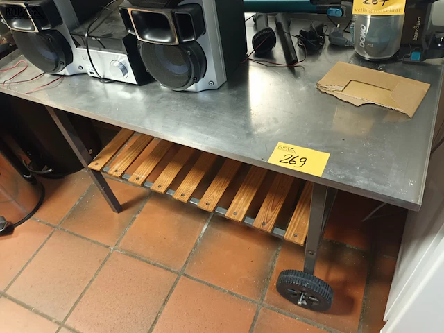 Lot 269 - keukentrolley - afbeelding 1 van  3