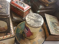Lot 27 - blikken dozen. 11 stuks - afbeelding 4 van  5