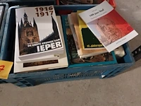 Lot 27 - boeken. 3 bakken - afbeelding 2 van  4