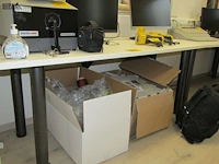 Lot 27 - bureau tafel - afbeelding 2 van  2