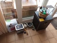 Lot 27 - dierenbenodigdheden - afbeelding 1 van  5