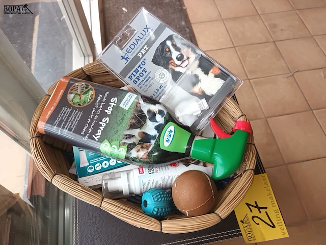Lot 27 - dierenbenodigdheden - afbeelding 2 van  5