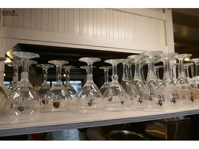 Lot 27 - diverse glazen en koffiekopjes - afbeelding 6 van  8