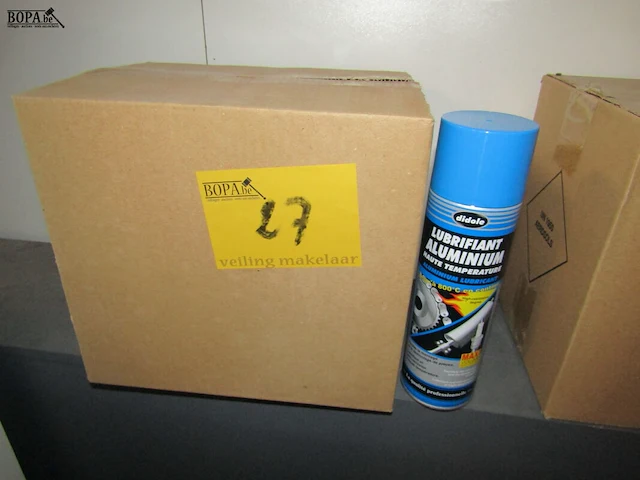 Lot 27 - doos didole smeerolie - afbeelding 1 van  1