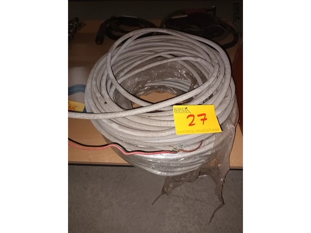 Lot 27 - elektriciteitskabel in wachtbuis - afbeelding 1 van  3