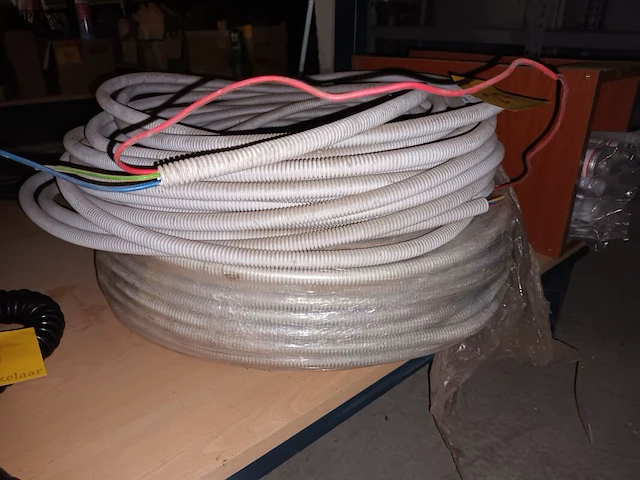 Lot 27 - elektriciteitskabel in wachtbuis - afbeelding 3 van  3