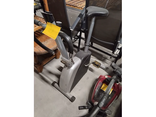 Lot 27 - hometrainer - afbeelding 1 van  2