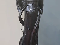 Lot 27 - houten beeld van guanyin, hoogte 60 cm - afbeelding 3 van  3