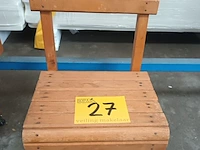 Lot 27 - houten kinderstoeltje - afbeelding 1 van  4