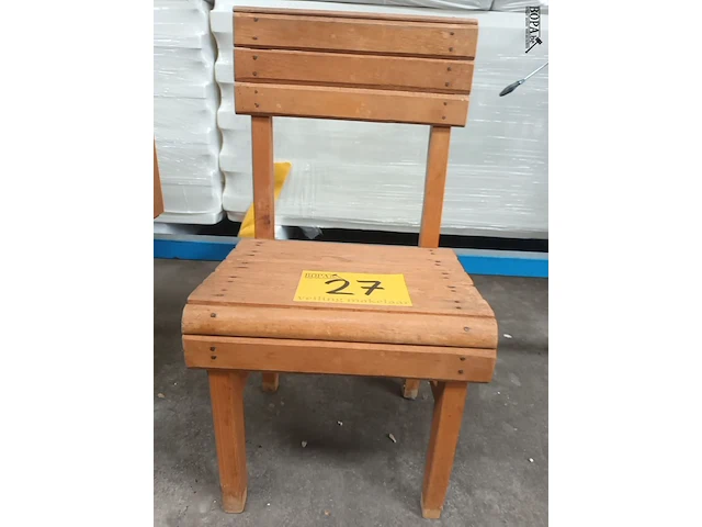 Lot 27 - houten kinderstoeltje - afbeelding 4 van  4
