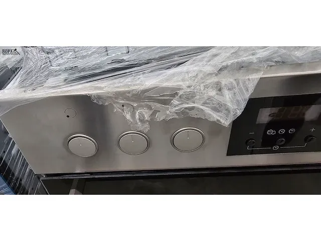 Lot 27 - inbouw oven + kookplaat priveleg - afbeelding 2 van  5