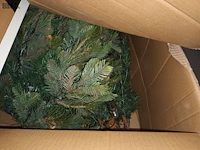 Lot 27 - kerstboom - afbeelding 2 van  2