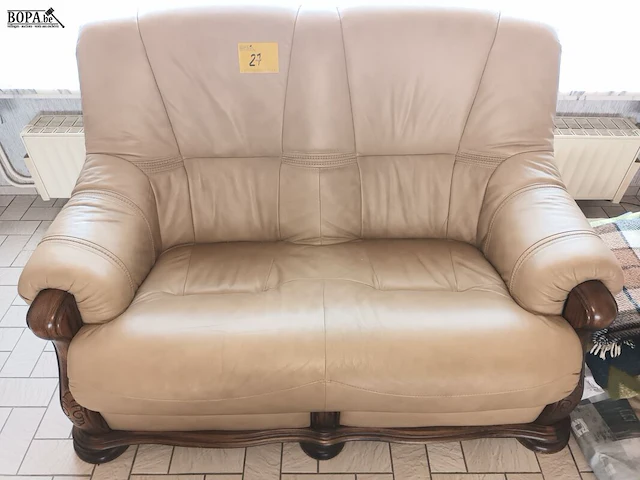 Lot 27 - lederen salon - afbeelding 2 van  5