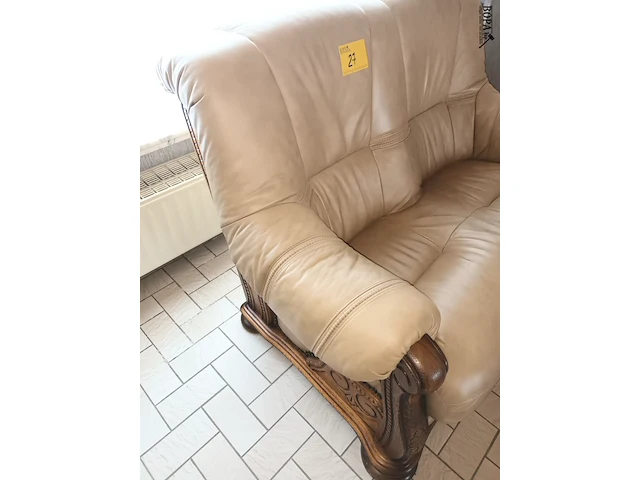 Lot 27 - lederen salon - afbeelding 3 van  5
