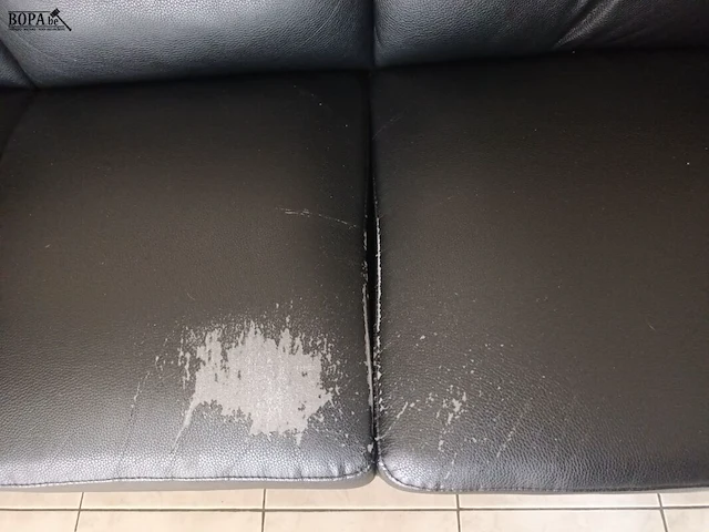 Lot 27 - lederen sofa - afbeelding 2 van  3