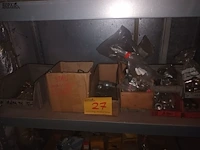 Lot 27 - lot bevestigingsmateriaal - afbeelding 1 van  5