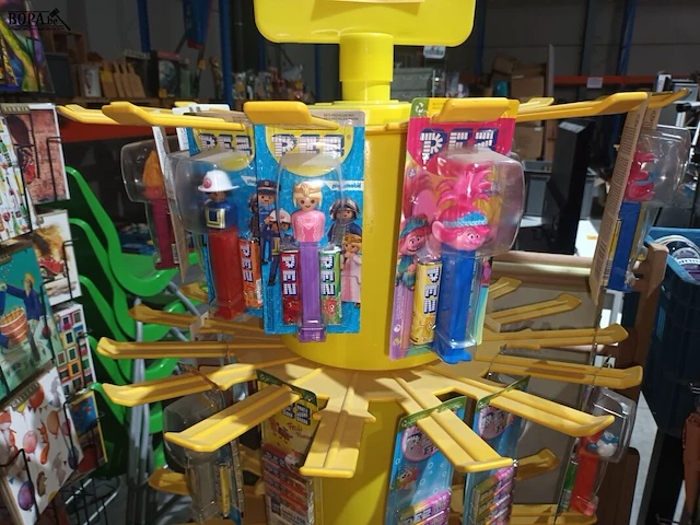 Lot 27 - pez snoepjesdisplay - afbeelding 3 van  3