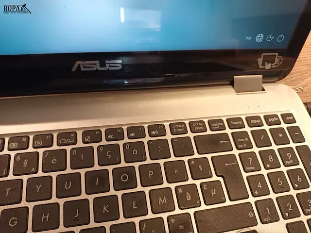 Lot 27 - portable asus - afbeelding 2 van  4