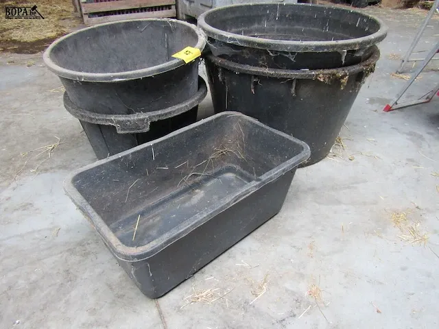 Lot 27 - pvc kuipen 3 stuks - afbeelding 2 van  3
