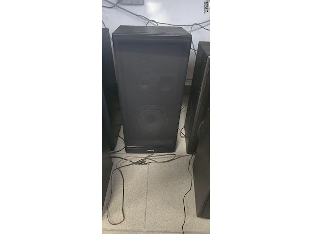 Lot 27 - speakers philips 2 stuks - afbeelding 3 van  4