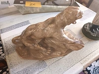 Lot 27 - terracotta panter - afbeelding 3 van  5