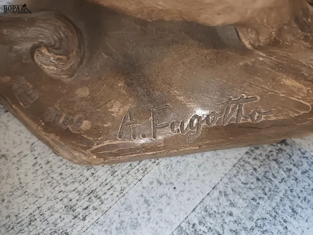 Lot 27 - terracotta panter - afbeelding 4 van  5