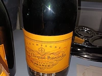 Lot 27 - verzamel flessen veuve-cliquot. 6 stuks - afbeelding 3 van  4