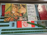 Lot 27 - vintage temsi metalen constructiedoos en doos losse mecano - afbeelding 4 van  5
