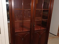 Lot 27 - vitrine kast - afbeelding 1 van  4