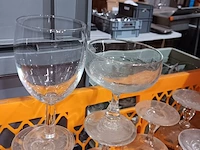 Lot 27 - wijn en cava glazen 130 stuks - afbeelding 1 van  2