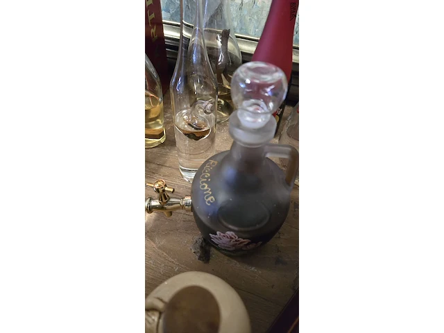 Lot 270 - diverse speciale flessen drank, ong 15 stuks - afbeelding 3 van  11