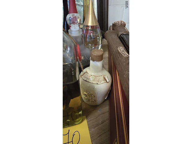 Lot 270 - diverse speciale flessen drank, ong 15 stuks - afbeelding 7 van  11