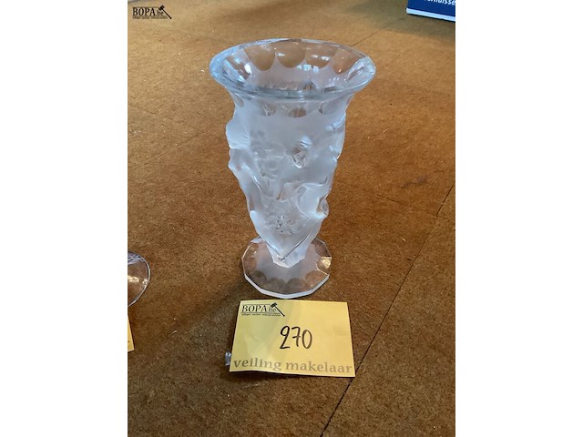 Lot 270 - mat heldere vaas - afbeelding 1 van  1