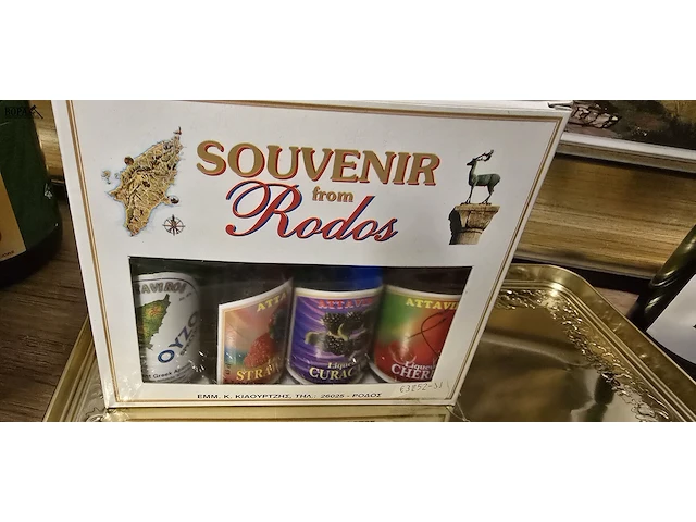 Lot 271 - diverse mini flesjes drank ong 42 stuks - afbeelding 4 van  9