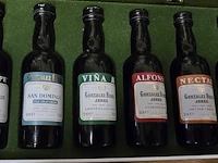 Lot 271 - diverse mini flesjes drank ong 42 stuks - afbeelding 6 van  9