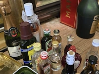 Lot 271 - diverse mini flesjes drank ong 42 stuks - afbeelding 7 van  9