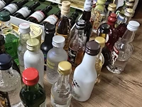 Lot 271 - diverse mini flesjes drank ong 42 stuks - afbeelding 9 van  9