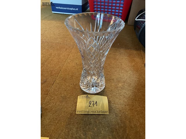 Lot 271 - heldere kristallen vaas - afbeelding 1 van  1