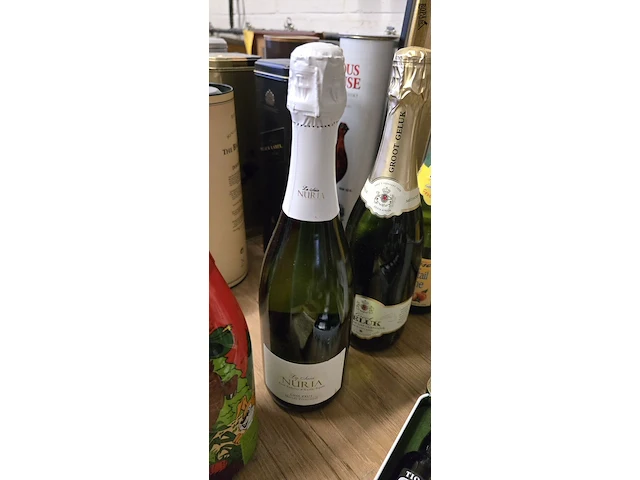 Lot 272 - flessen schuimwijn, cider, cava, coctail peche, robby bubbel - afbeelding 3 van  4