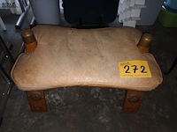 Lot 272 - voetenbankje - afbeelding 1 van  4