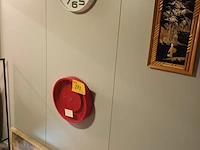 Lot 273 - kaders en wandklokken. 5 stuks - afbeelding 4 van  4