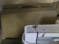 Lot 274 - bentley industriele naaimachine in koffer - afbeelding 2 van  2