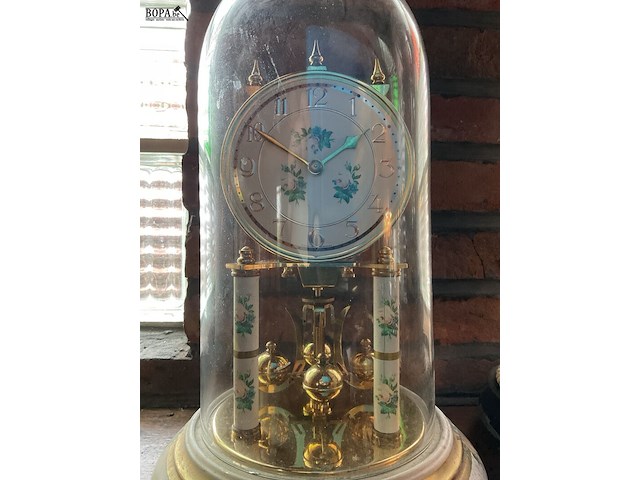 Lot 275 - stolpklokje met bloemendessin - afbeelding 3 van  4