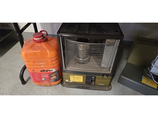 Lot 275 - zibro kachel en halve bidon zibro extra petroleum - afbeelding 1 van  3