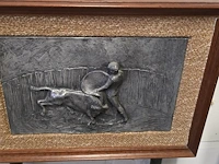 Lot 276 - kadertjes met tinnen relief kunstwerk 2 stuks - afbeelding 2 van  3