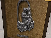 Lot 276 - kadertjes met tinnen relief kunstwerk 2 stuks - afbeelding 3 van  3