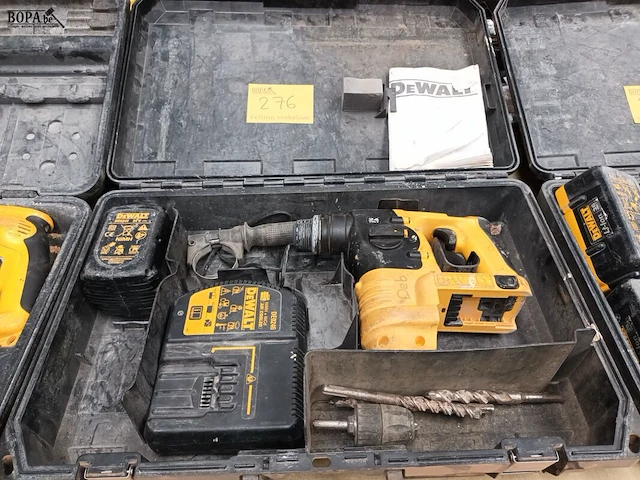 Lot 276 - klopboorhamer dewalt - afbeelding 1 van  5