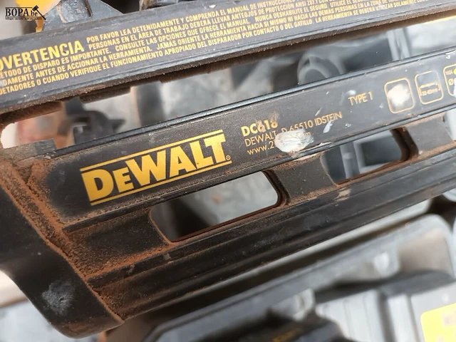 Lot 278 - accu nagelpistool dewalt - afbeelding 4 van  4
