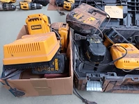 Lot 279 - laders en batterijen dewalt - afbeelding 2 van  5